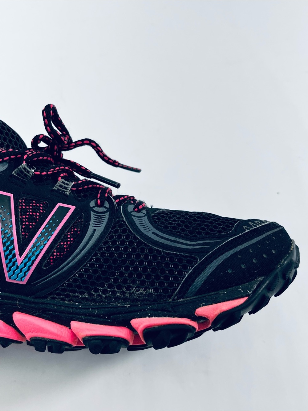 New Balance #WT810BP3 Women's Size:10 Black Pink All Terrain Running Shoes - Picture 13 of 15